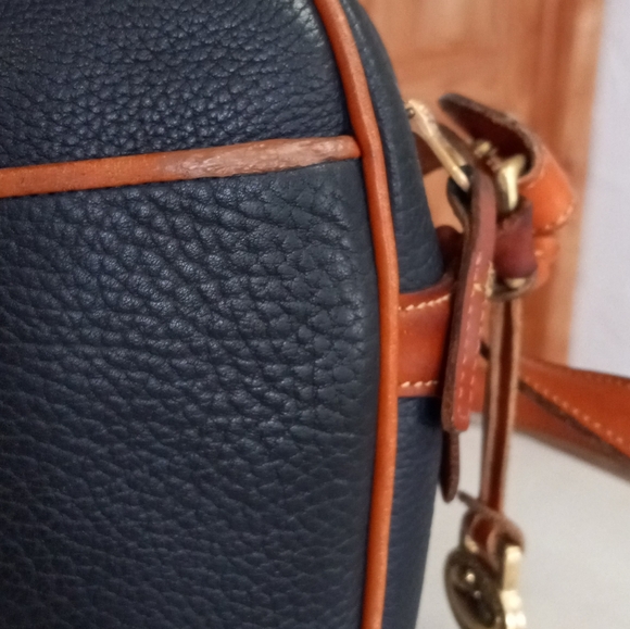 Dooney & Bourke Explorer R85, 1990's Navy Blue, RARE. - Picture 12 of 14
